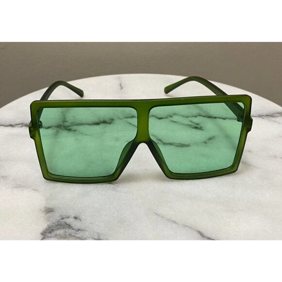 Women's Fashion Sunglasses - Picture 3 of 6